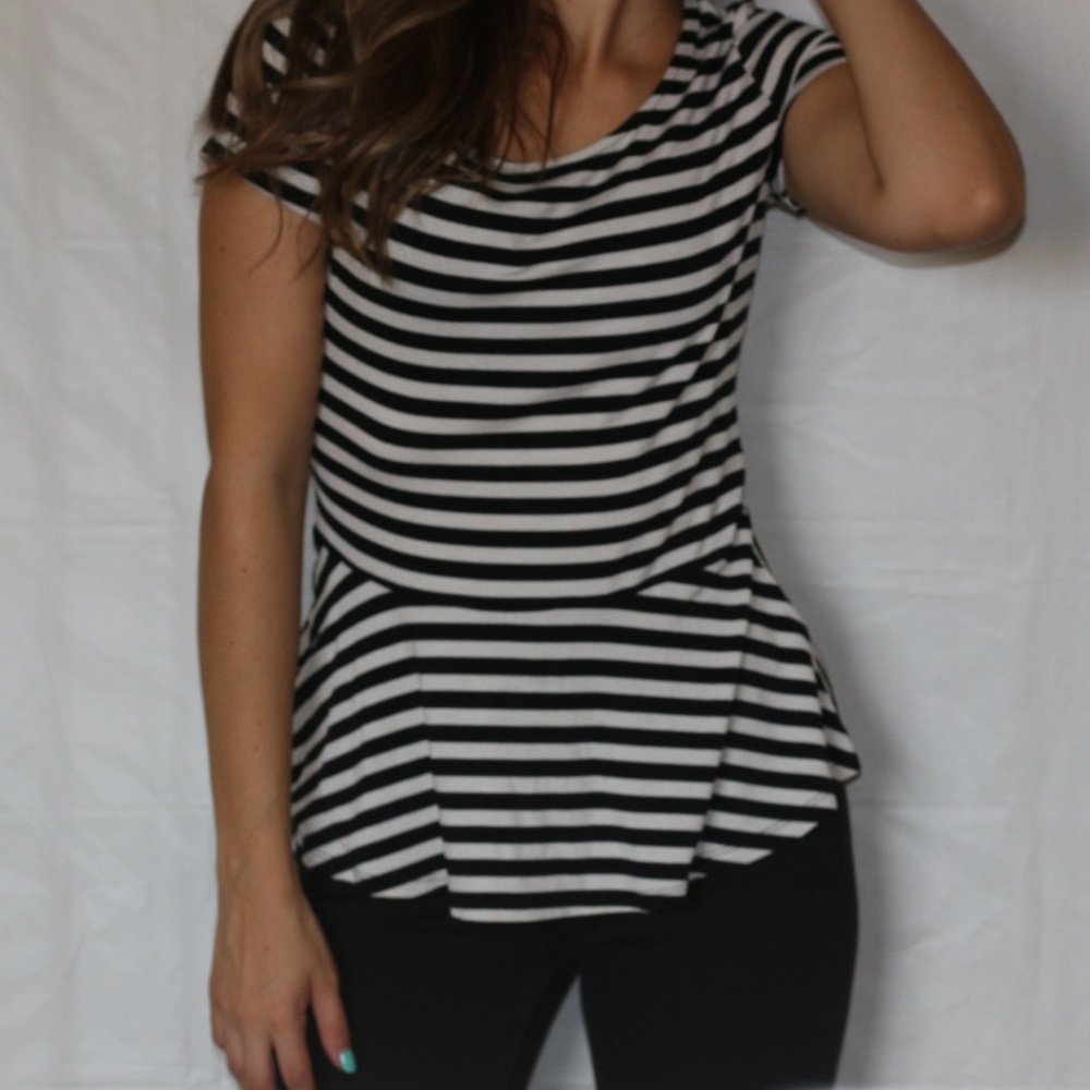 SOLD [Elle] BNWT Black&White Stripped